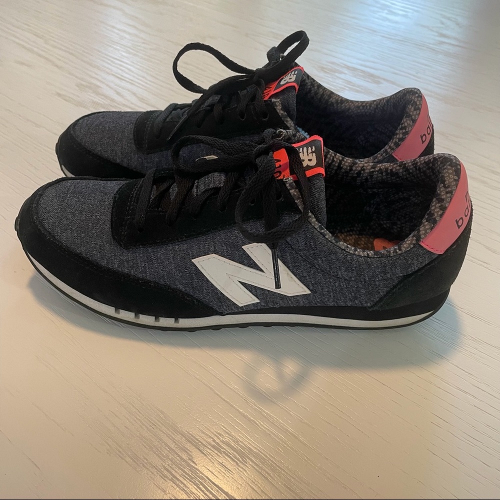 New balance 410 sneakers gray black pink white size 8